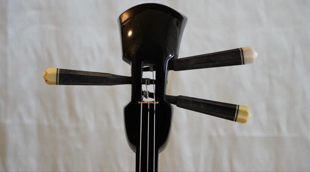 沖縄三線　本島産黒木　大城の與那城型　思い出の込められた一丁 KS-193 与那城型 黒木 上等本張り 本牛革大島紬 黒木八角（沖縄県産