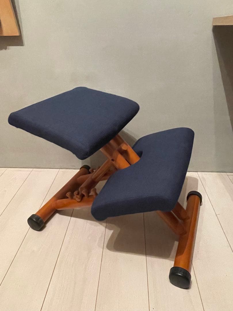 stokke バリエール　バランスチェア　腰痛対策　姿勢矯正