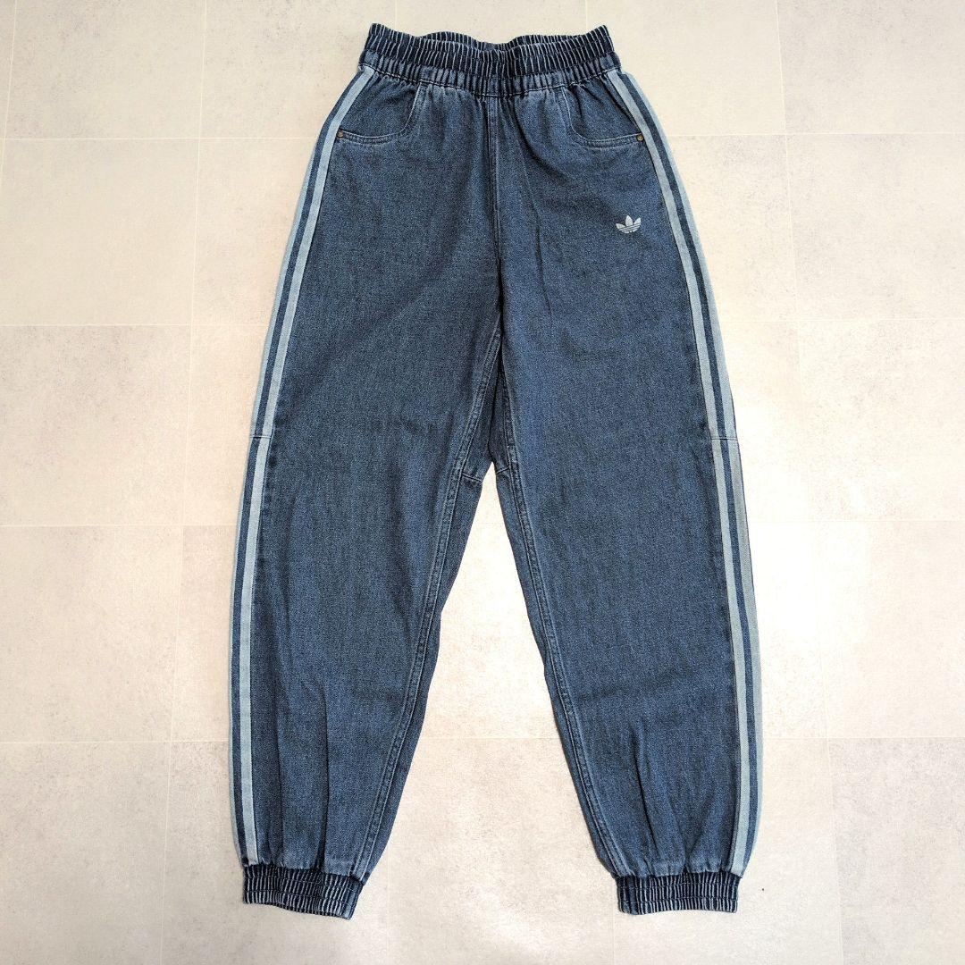【極美品】アディダス デニム トラックパンツ M 三本線 ブラックピンク ☆美品】adidasジスあの着用デニムジャージトラックパンツBLACK PINK