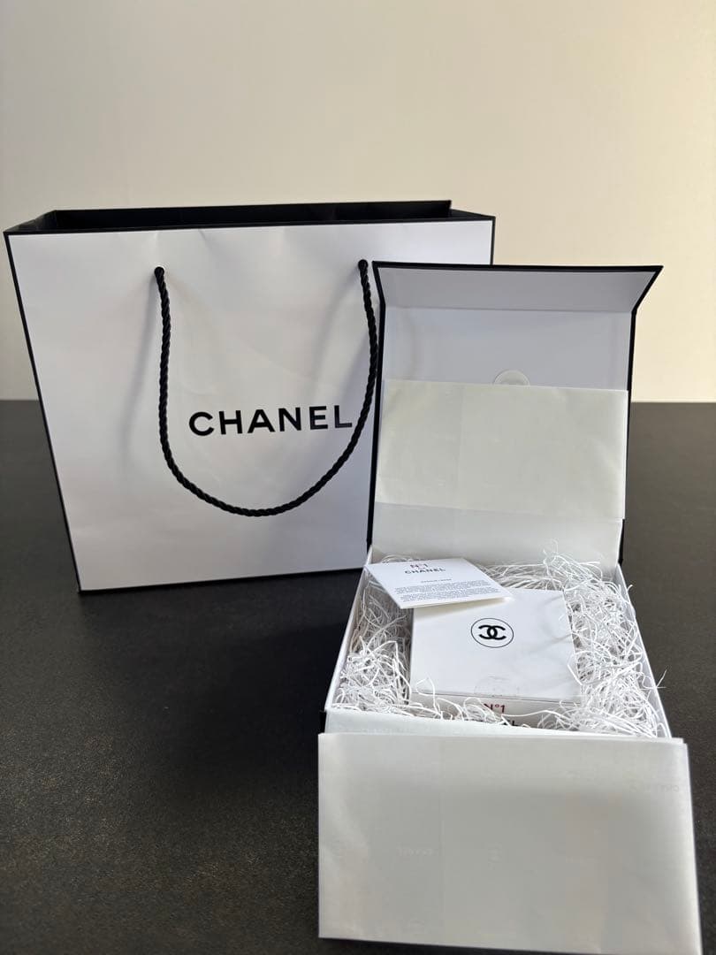 値下げ【新品】CHANEL マスクN1 ドゥシャネル　コスメ　ギフト