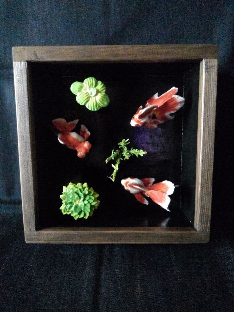 木彫りの金魚