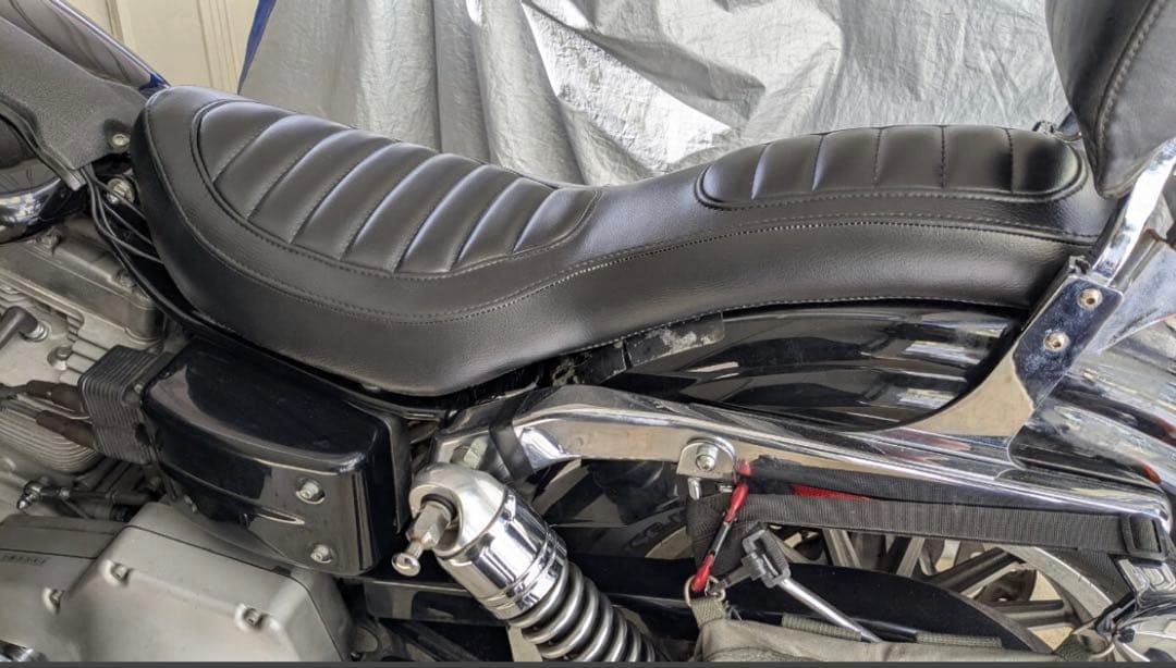 ハーレー イージーライダース コブラシート タックロール入り 廃盤