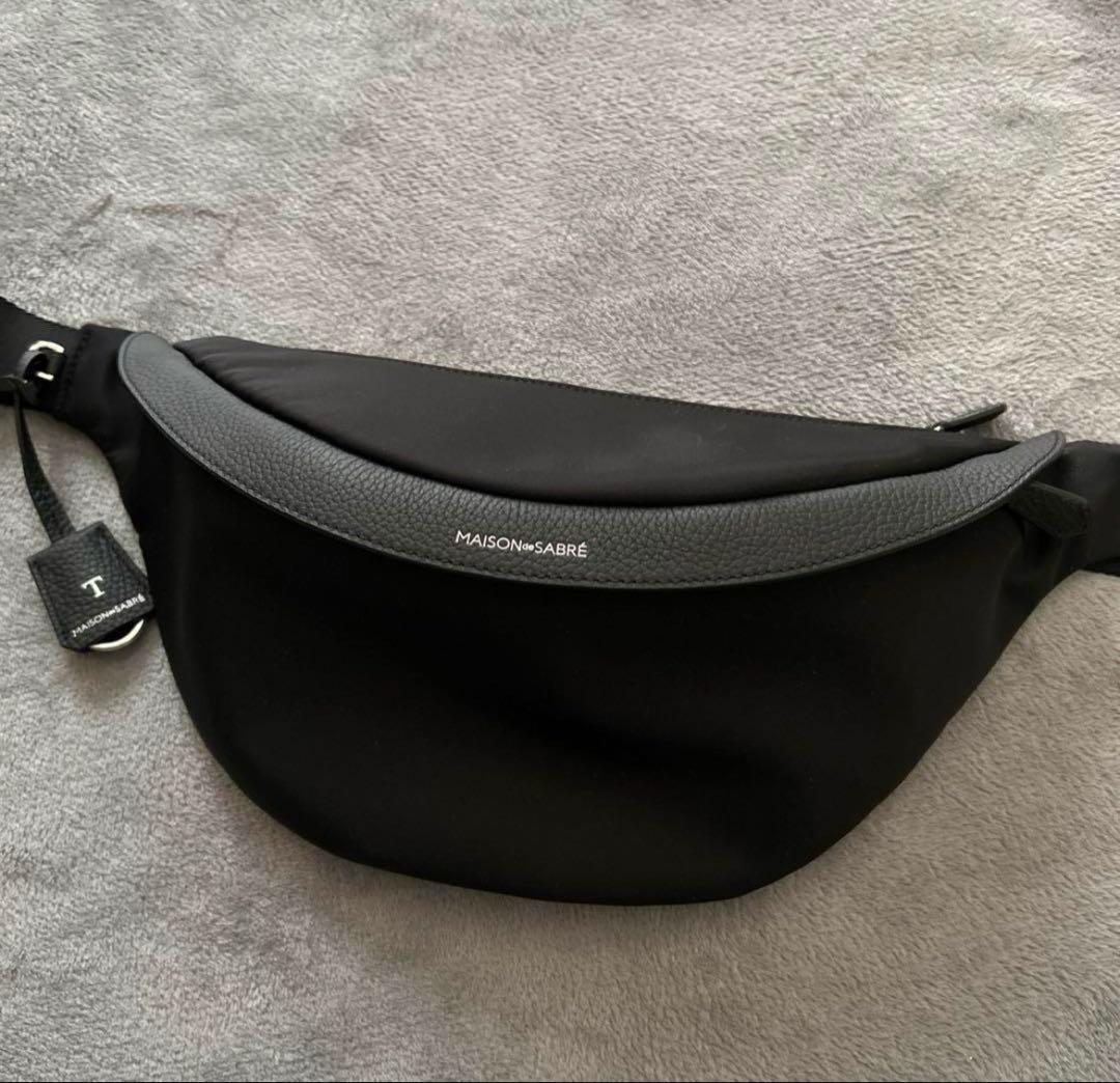 値下げ交渉可✨新品級✨MAISON de SABRÉ ブラックボディバッグ The Sling Bag - Black Caviar – MAISON de SABRÉ