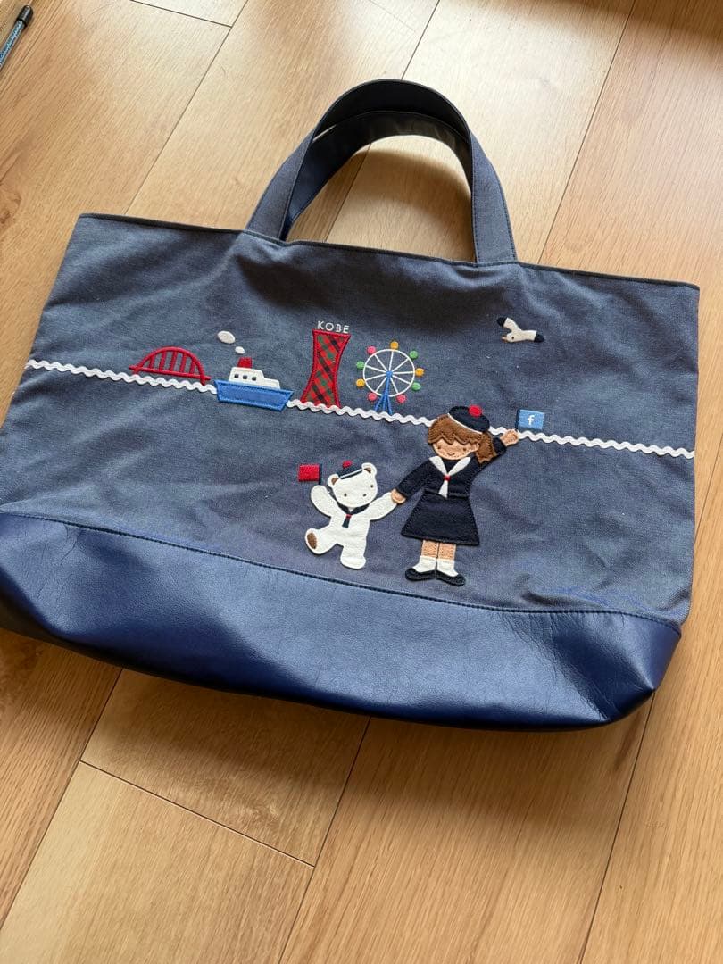 【美品】ファミリア familiar レッスンバッグ 神戸本店限定 デニムバッグ familiar - [特別価格]ファミリア 神戸本店1周年記念 限定 マチ付き