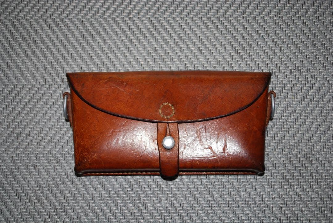 スイス軍　レザーアモポーチ　マガジンポーチ　革製弾薬入れ