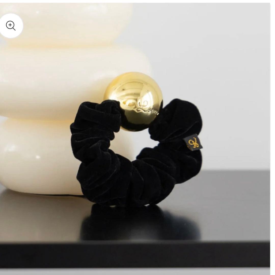 【新品】LOEM TOKYO ロエムトウキョウ　ブラックmoon シュシュ