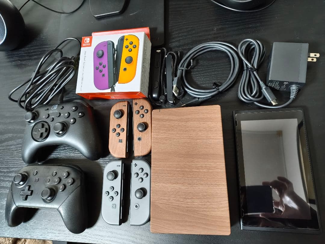 Nintendo Switch 本体 ＋その他諸々※値下げ交渉可能 Nintendo Switch 本体【Joy-Con(L) ネオンブルー/(R) ネオンレッド