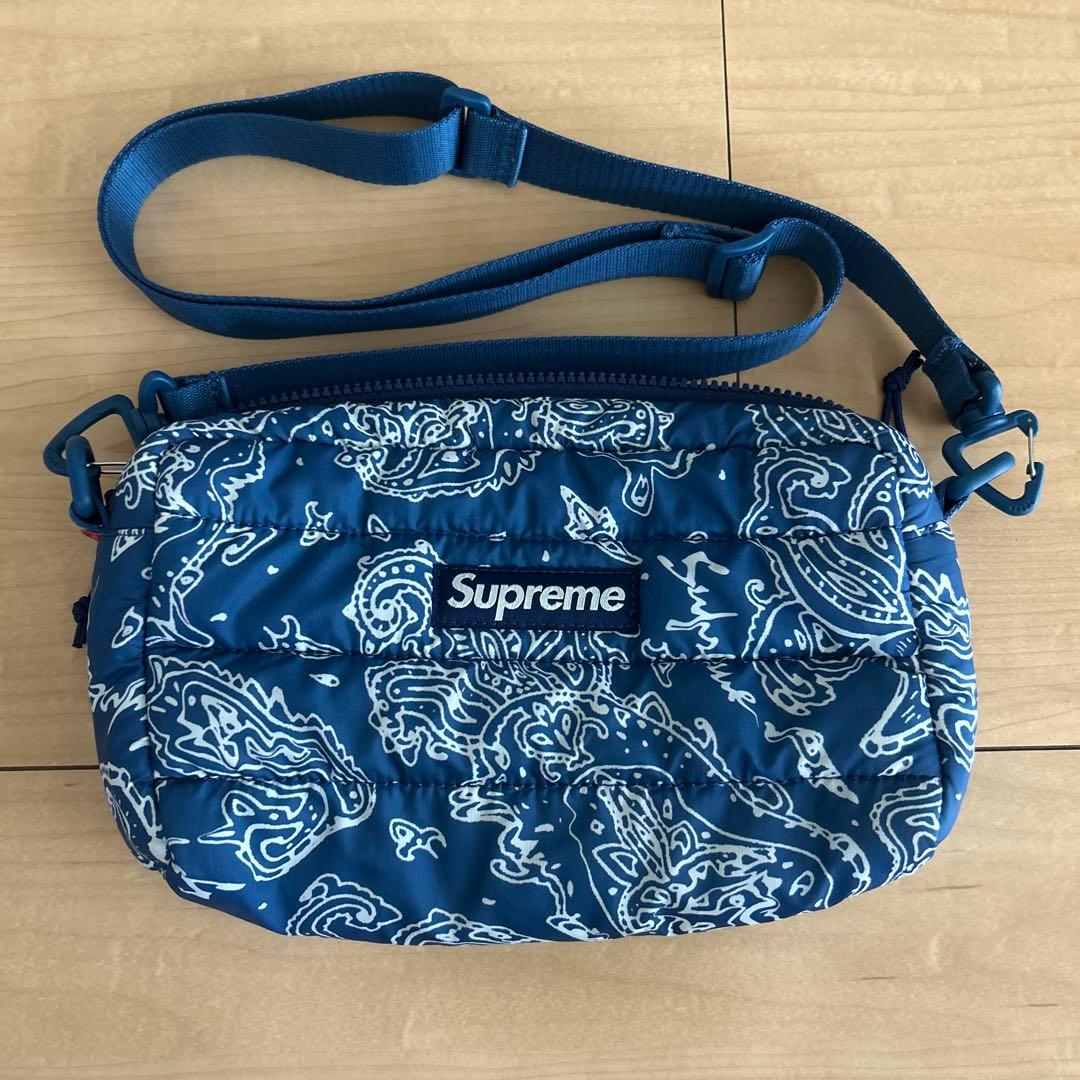 Supreme バンダナ柄 ボディバッグ ネイビー - メルカリ
