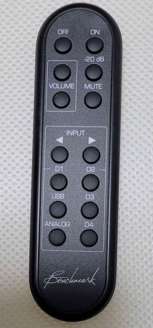 Benchmark リモコン 1.jpg