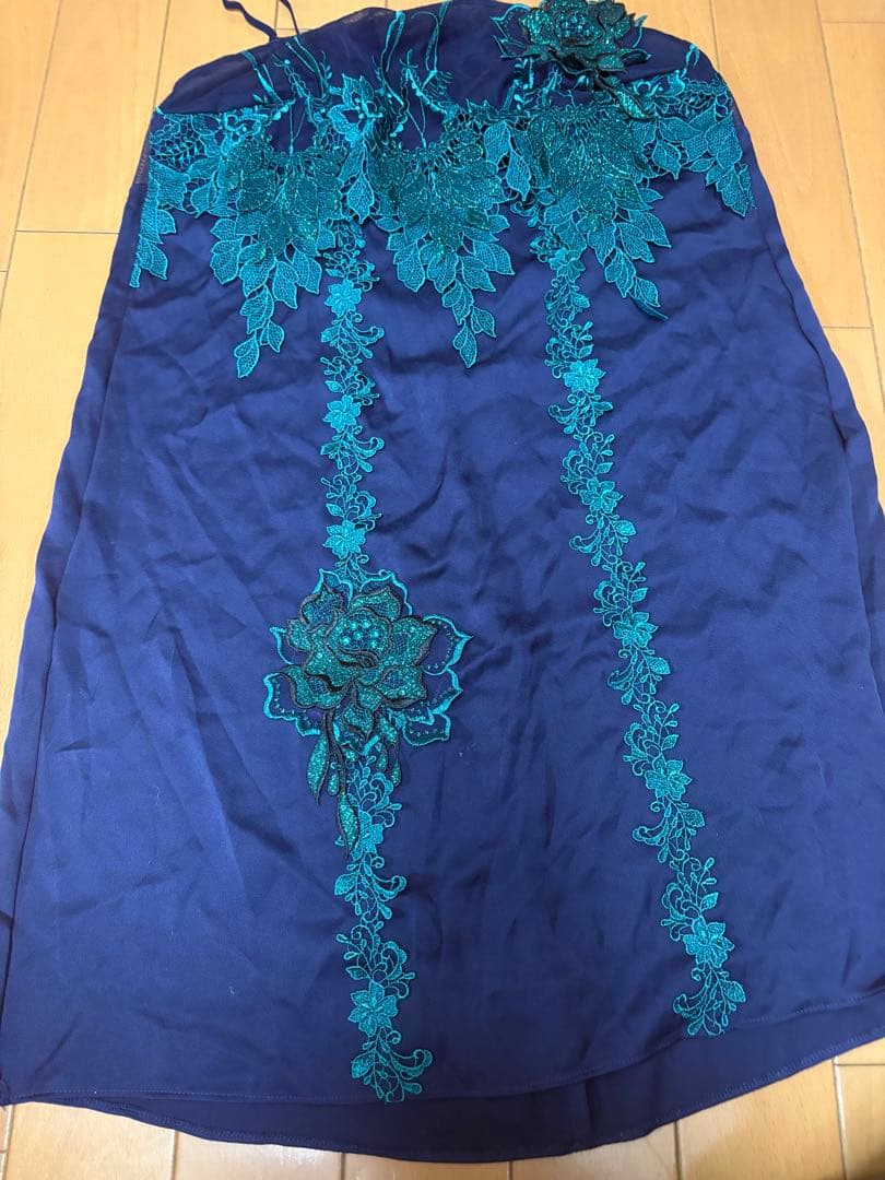 サルート Salute 刺繍デザイン ネイビー キャミソール Mサイズ - メルカリ