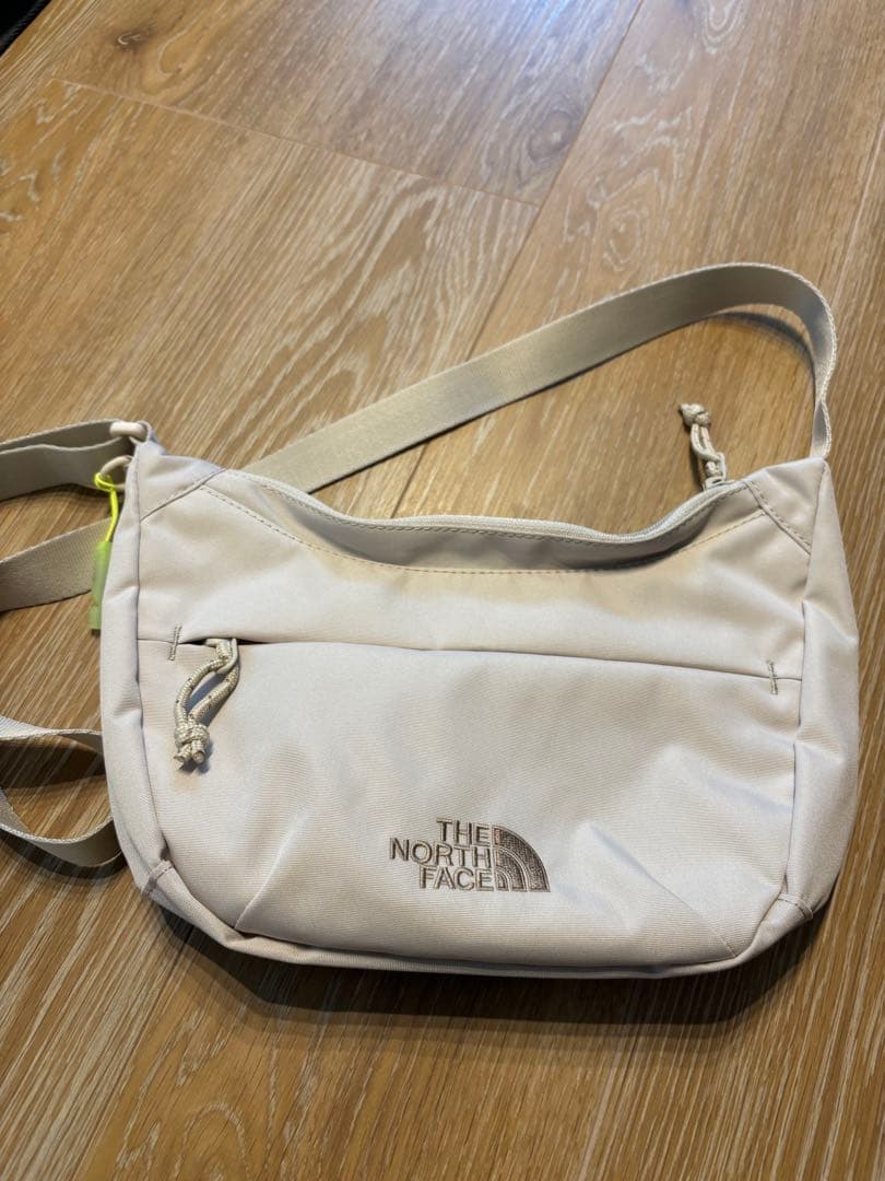 THE NORTH FACE キッズ ショルダーバッグ　クリームベージュ THE NORTH FACE（ザ ノースフェイス） ノースフェイス キッズ