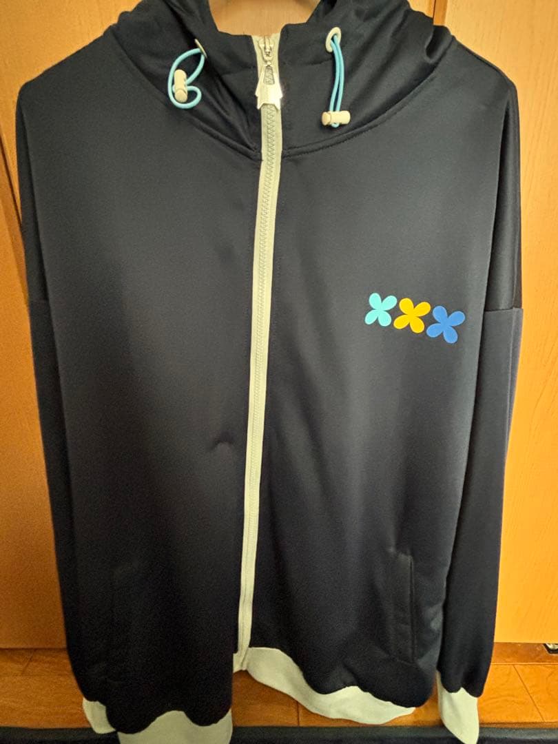 ホロライブ　白上フブキ　フブキの部屋着ジャージ Amazon.co.jp: ホロ ライブ 白上フブキ 誕生日記念2023 フブキの部屋着