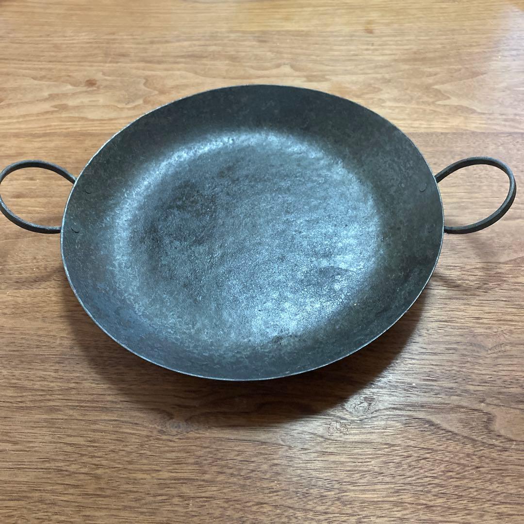 成田理俊　鉄製両手フライパン27㎝ ホワイトデーその2◎成田理俊さん鍛鉄の両手パン | LEE
